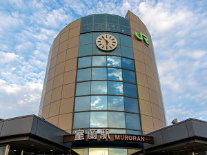 JR室蘭駅から徒歩6分ほどの好立地！